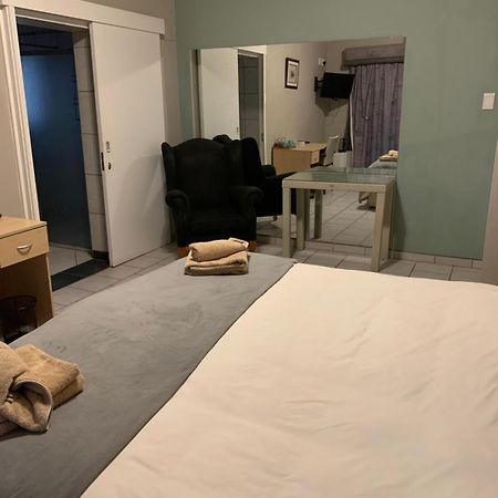 Hotel Pension Casa Africana 빈트후크 외부 사진