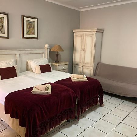 Hotel Pension Casa Africana 빈트후크 외부 사진