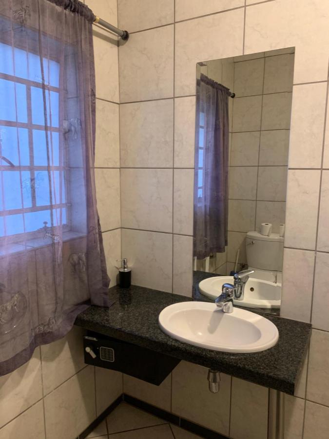 Hotel Pension Casa Africana 빈트후크 외부 사진