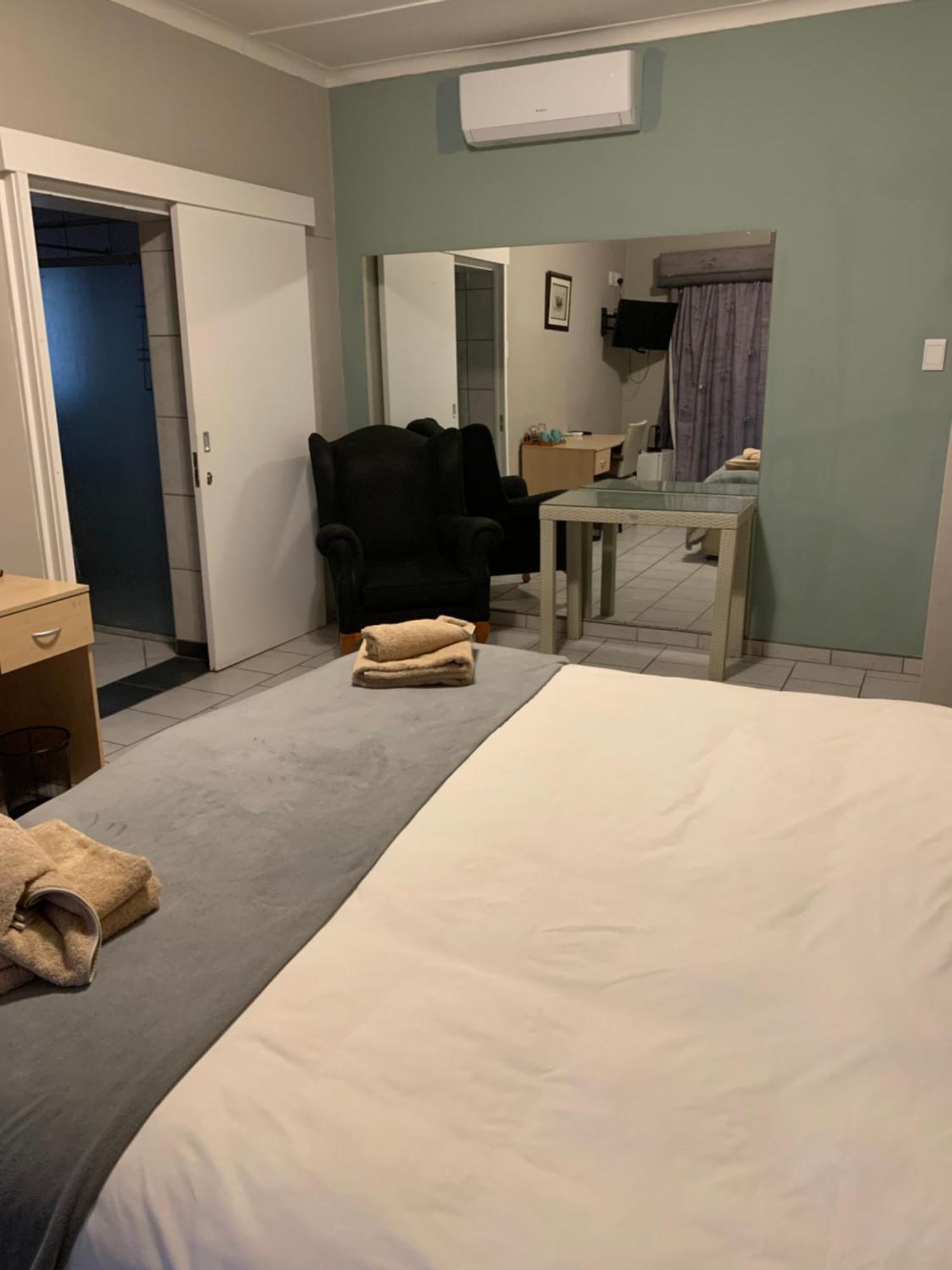 Hotel Pension Casa Africana 빈트후크 외부 사진